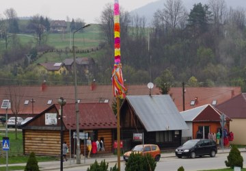 Wielkanocna palma stanęła na rynku