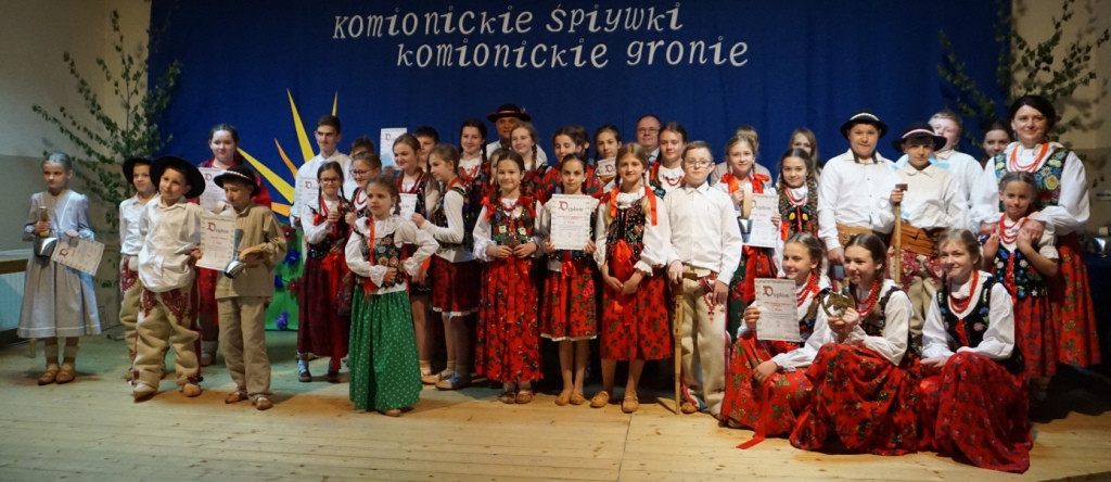 Komionickie śpiywki, komionickie gronie